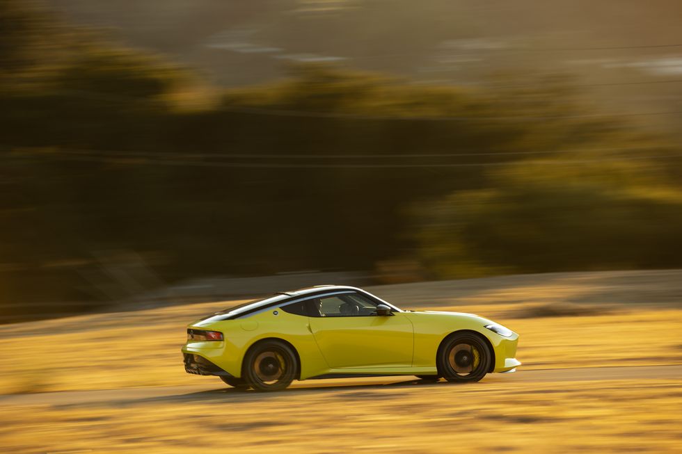 The New 400Z Sports Car in Production Form The New 400Z Sports Car in Production Form